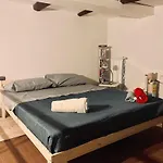 Zoe Art Home