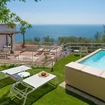 Amore Rentals - Villa Jacaranda