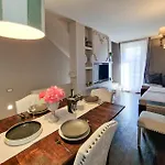 Luxury In The Center Design & Comfort