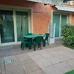 The Sunrise - Apartment With Garden