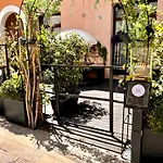 Teresa B&D - The Unconventional House