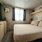 Comfortabele Familie Chalets Met Veranda Incl Airco Dichtbij Zee!