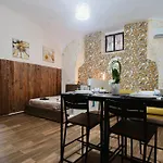 Spaccanapoli 3Min - Charming Typical Flat