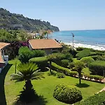 Borgo Di Riaci Beach Resort