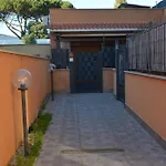 Casa Indipendente A 5 Minuti Da Aeroporto Di Fiumicino E Spiaggia