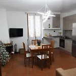 Casa Da Passaro Vicina Ad Ospedale, Stadio E Marina