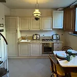 Laura'S Cottage
