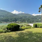 Traumhaftes Ferienhaus Direkt Am Ufer Des Comer Sees