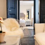 Appartamento Moderno, Con Spazio Esterno Privato