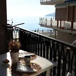 Central Seaview Apartment - 20Mt From The Beach