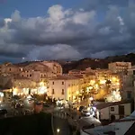 Grande Appartamento In Casale Ristrutturato
