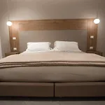 Alexander House Hotel