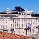 Casa Vacanze Trieste - Vista Piazza Unita