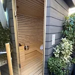 Sea Garden Apartments & Rooms