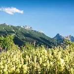 Gleise Lodge Apartment - Happy Rentals