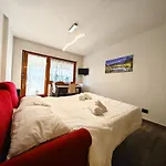Hostdomus - City Center Flat