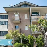 Se010 - Senigallia, Bilocale Sul Mare Con Spiaggia