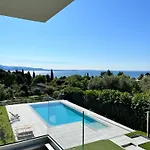 Garda Blue Luxury Apartment