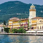 Lovely Flat With Shared Pool And Amazing Lake View