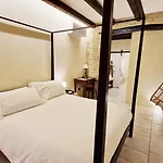 Casa Ocra