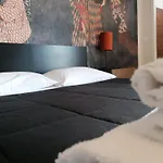 Asian & Luxury Rooms