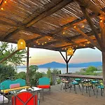 La Dimora: Relax In A Lovely Garden