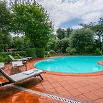 Villa Piero With Pool - Happy Rentals