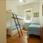 644 - Villa Singola Quadri Con Ampio Giardino E Vista Mare Al Taunus Spiaggia Inclusa