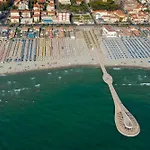 Casa 400M Dal Mare Lido Di Camaiore