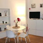 Fiftythree House - In The Heart Of Napoli