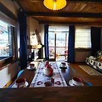 Hostdomus - Imperial Chalet 2