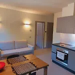 The 6 Apartments S