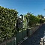 Petrarca 20A, Napoli