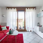 Modern Apartment With Balcony-Garage-And Pool