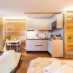 Nido Dell'Aquila - Ski & Golf Lodge