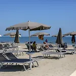 Hotel Commodore