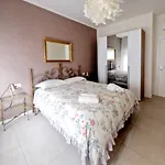Olivella21 Luxury Apartment Montesanto
