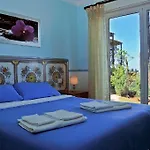 Villa Le Ginestre Di Capri - Guest House