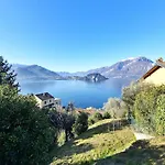 Lake Como View, Private Suite & Free Parking