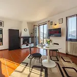 Lake Como View, Private Suite & Free Parking