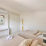 226 - Villaggio Riva Musone Villa Con Portico E Ampio Giardino, Climatizzata, Pulizia, Biancheria E Spiaggia Inclusa