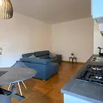 The Charme - Modern Apartment In Como With Balcony