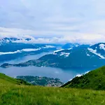 Stunning Renovated Flat On Lake Como With Parking