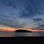 A Due Passi Dal Mare