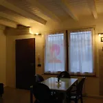 Ferienwohnung Fuer 4 Personen Ca, 45 M Sup2 In Desenzano Del Garda, Lombardei Gardasee