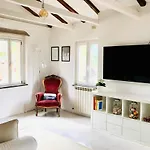 Caligaggio 18 - Charming Apartment On The Lakefront