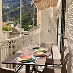 Comfy 2 Bedrooms Apartment Near The Beach
