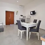 Beautiful Apartment In Napoli With Wifi