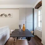 Sunflower Apartment -The House Of Travelers