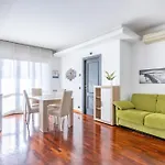 Leonardo Apartment
